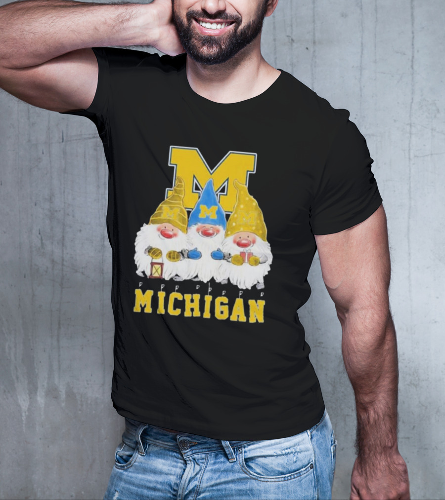 Michigan Wolverines Gnomes Merry Christmas T-Shirt