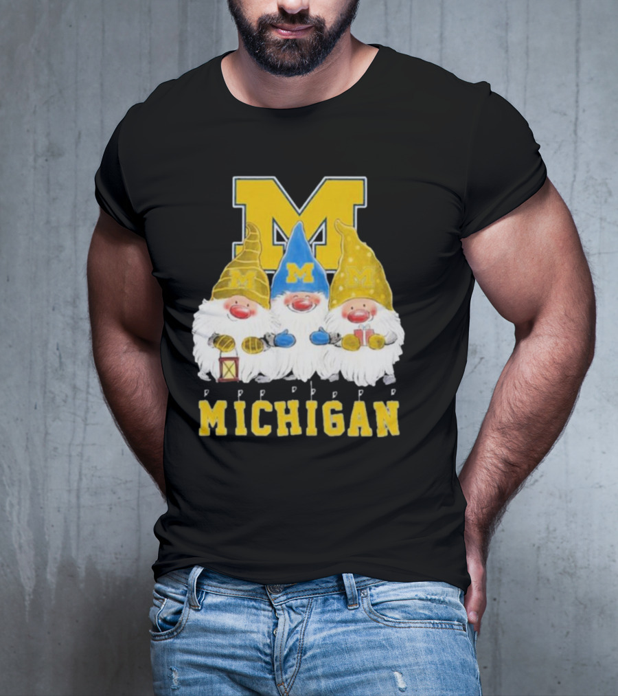 Michigan Wolverines Gnomes Merry Christmas T-Shirt