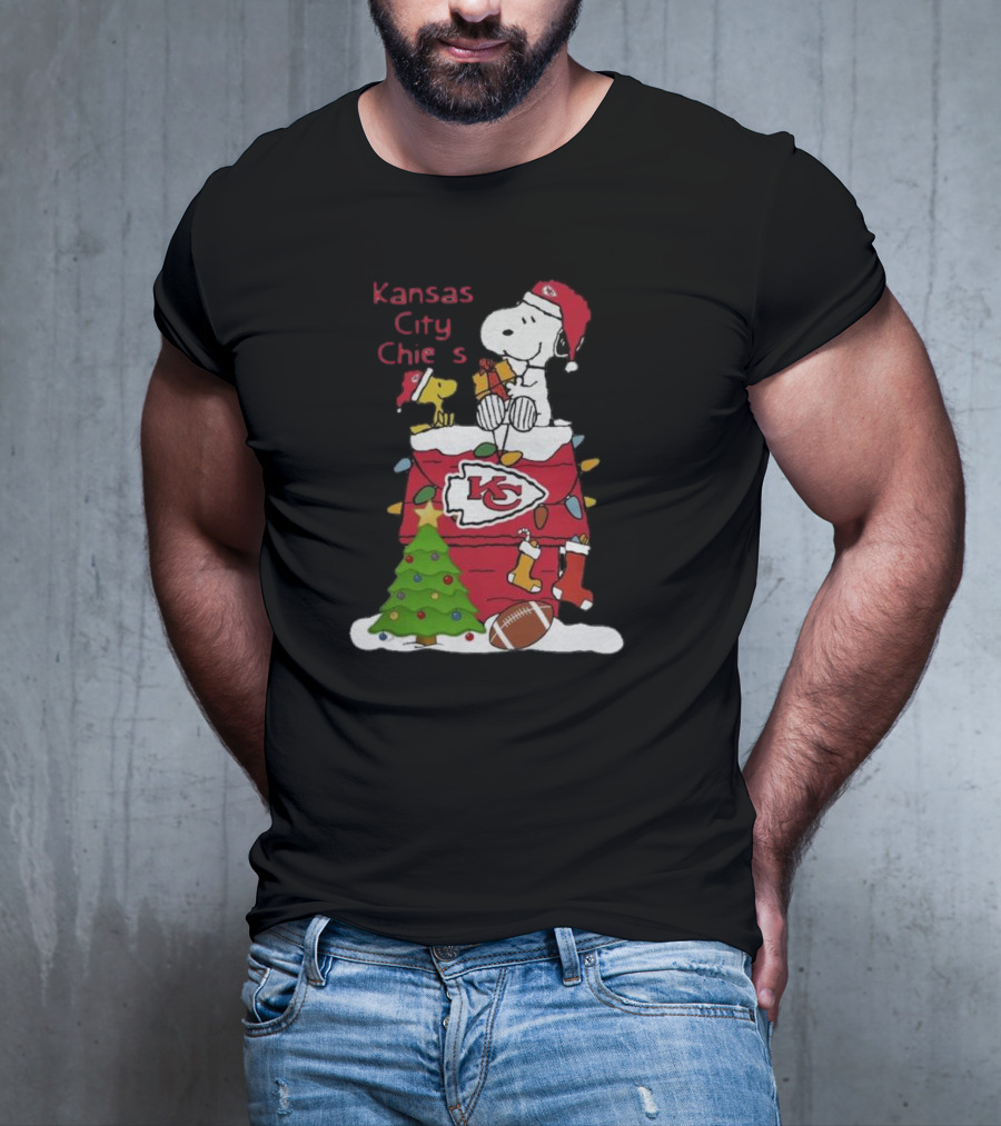 Kansas City Chiefs Christmas Snoopy And Woodstock Santa Scene T-Shirt