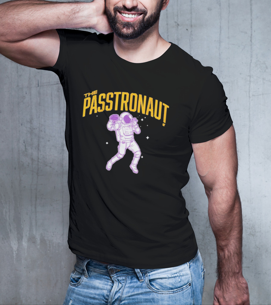 The Passtronaut Minnesota Football Astronaut Throwing Football T-Shirt