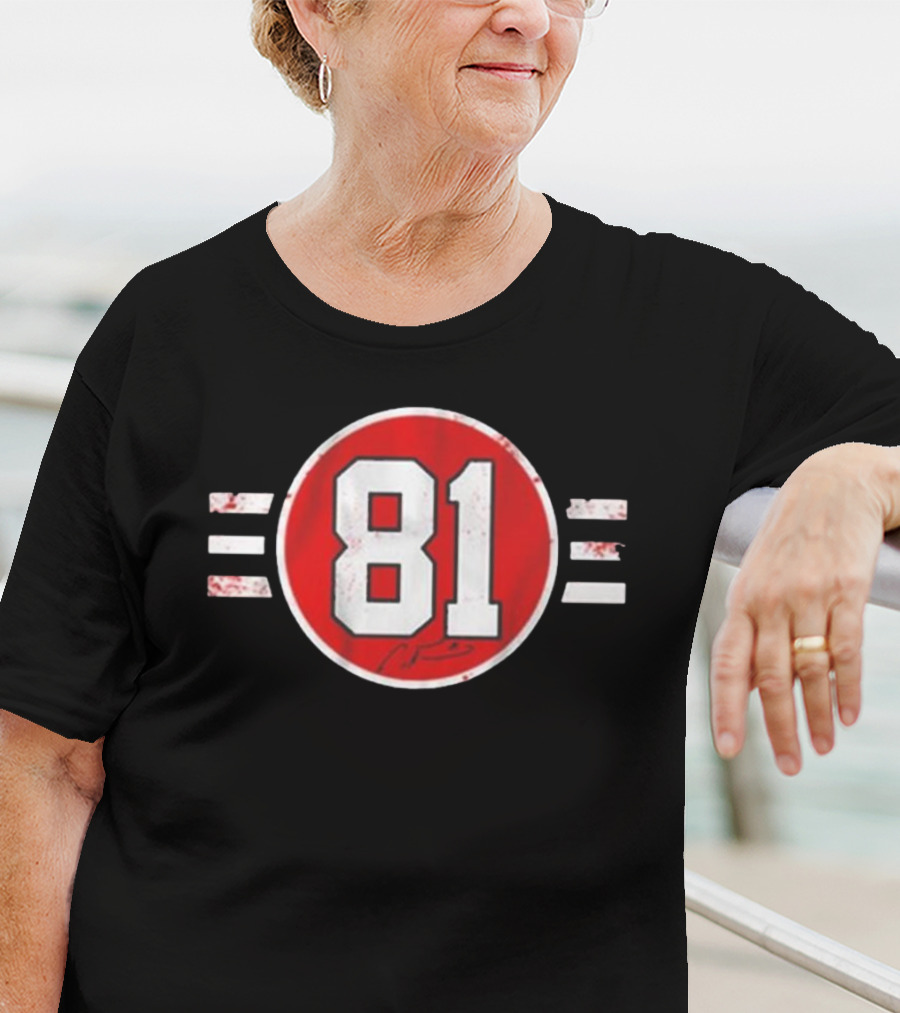 Chicago Blackhawks Marian Hossa 81 Red Circle Vintage Hockey T-Shirt