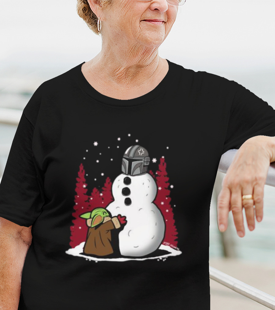 The Best Snowman In The Parsec Yoda Hugs Snowman Mandalorian Helmet Snow Star Wars T-Shirt