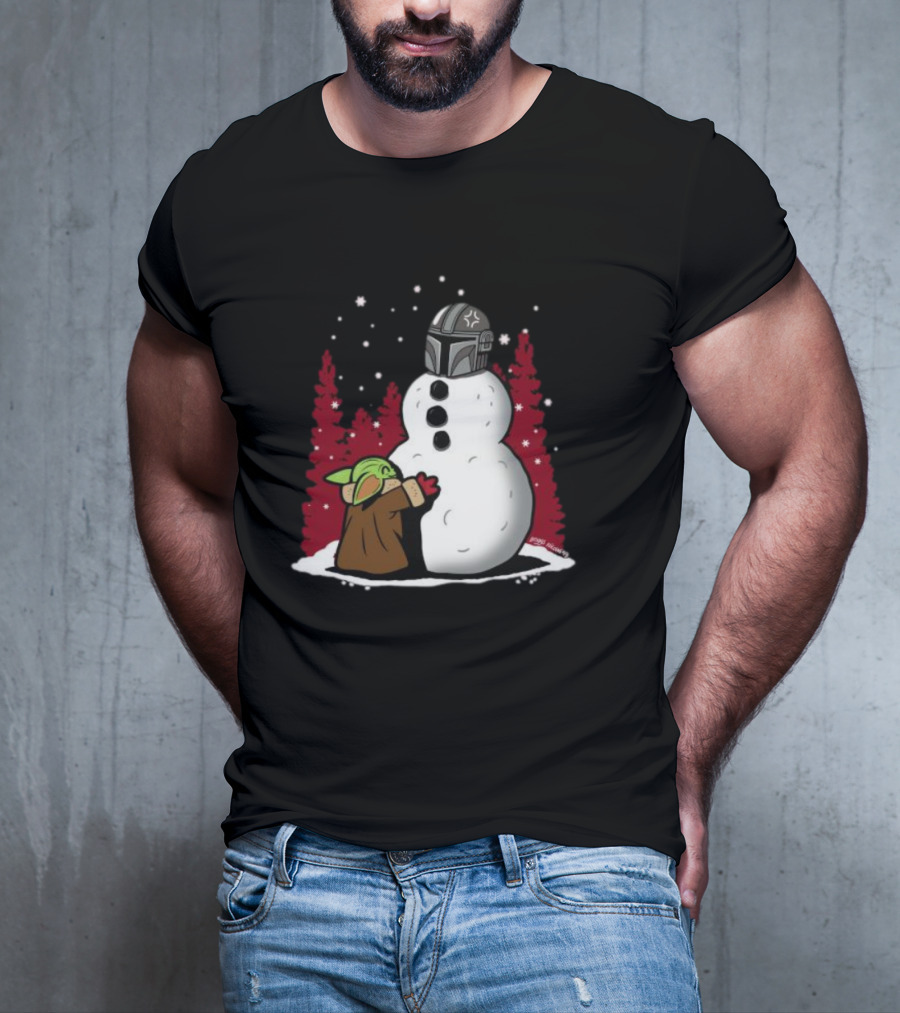 The Best Snowman In The Parsec Yoda Hugs Snowman Mandalorian Helmet Snow Star Wars T-Shirt