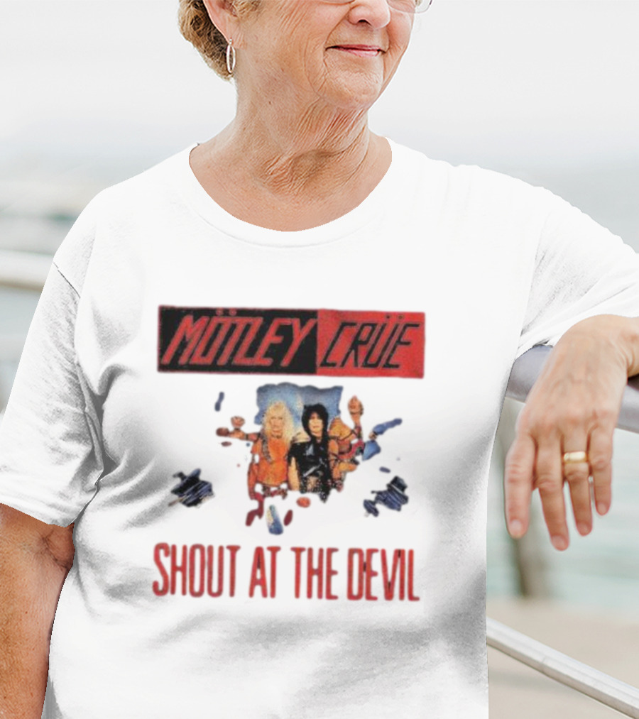 Mötley Crüe Shout At The Devil Classic Album Cover T-Shirt
