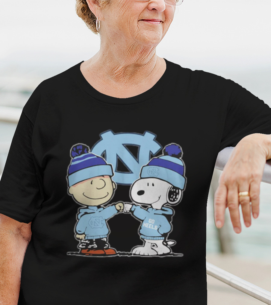 Snoopy And Charlie Brown Go Heels UNC Tar Heels Fist Bump North Carolina T-Shirt