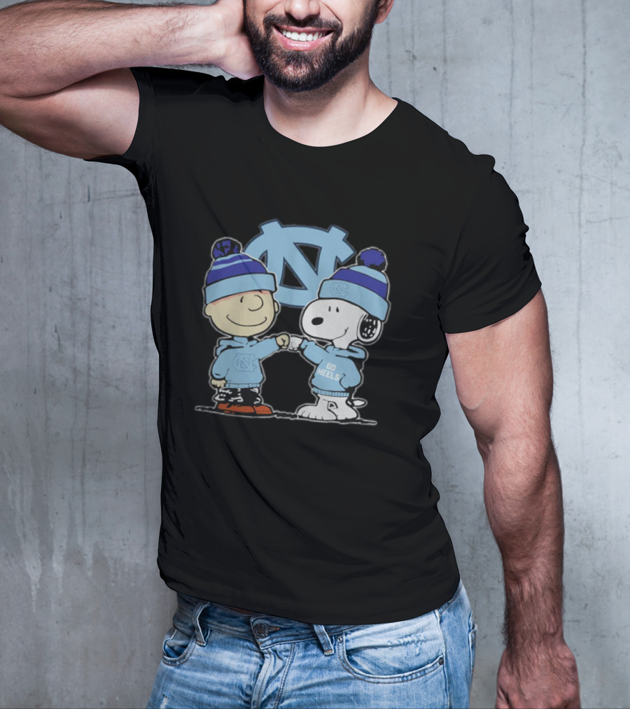 Snoopy And Charlie Brown Go Heels UNC Tar Heels Fist Bump North Carolina T-Shirt