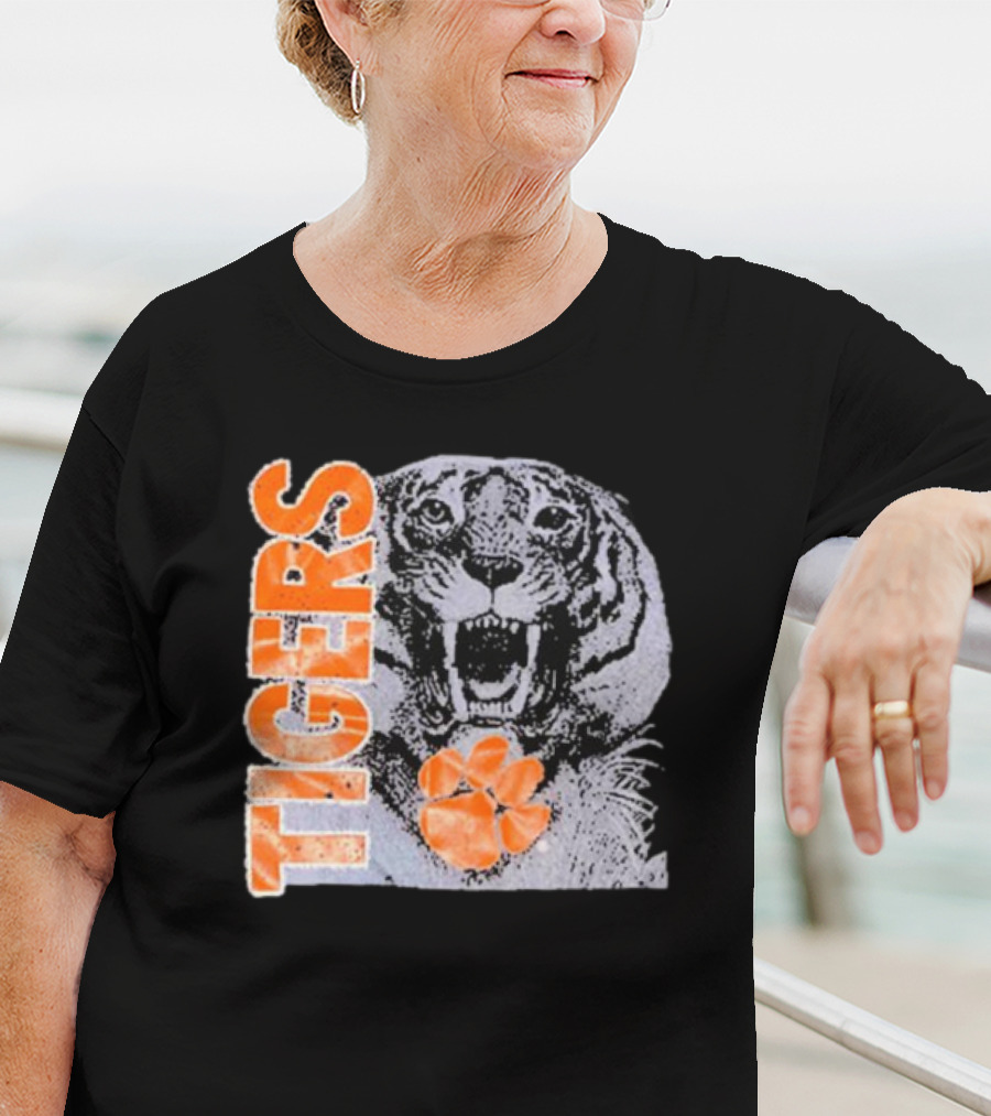 90s Clemson Tigers Vintage College Athletic Roaring Tiger With Orange Paw T-Shirt