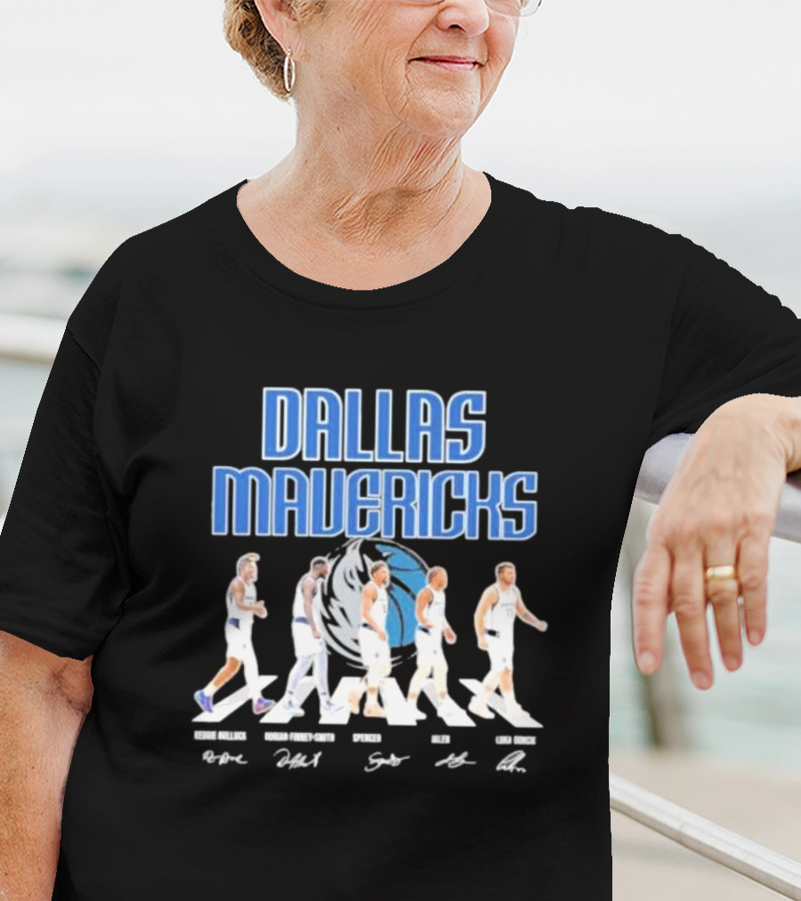Dallas Mavericks Reggie Bullock Dorian Finney Smith Spencer Dinwiddie Jalen Brunson Luka Doncic Abbey Road Signatures T-Shirt
