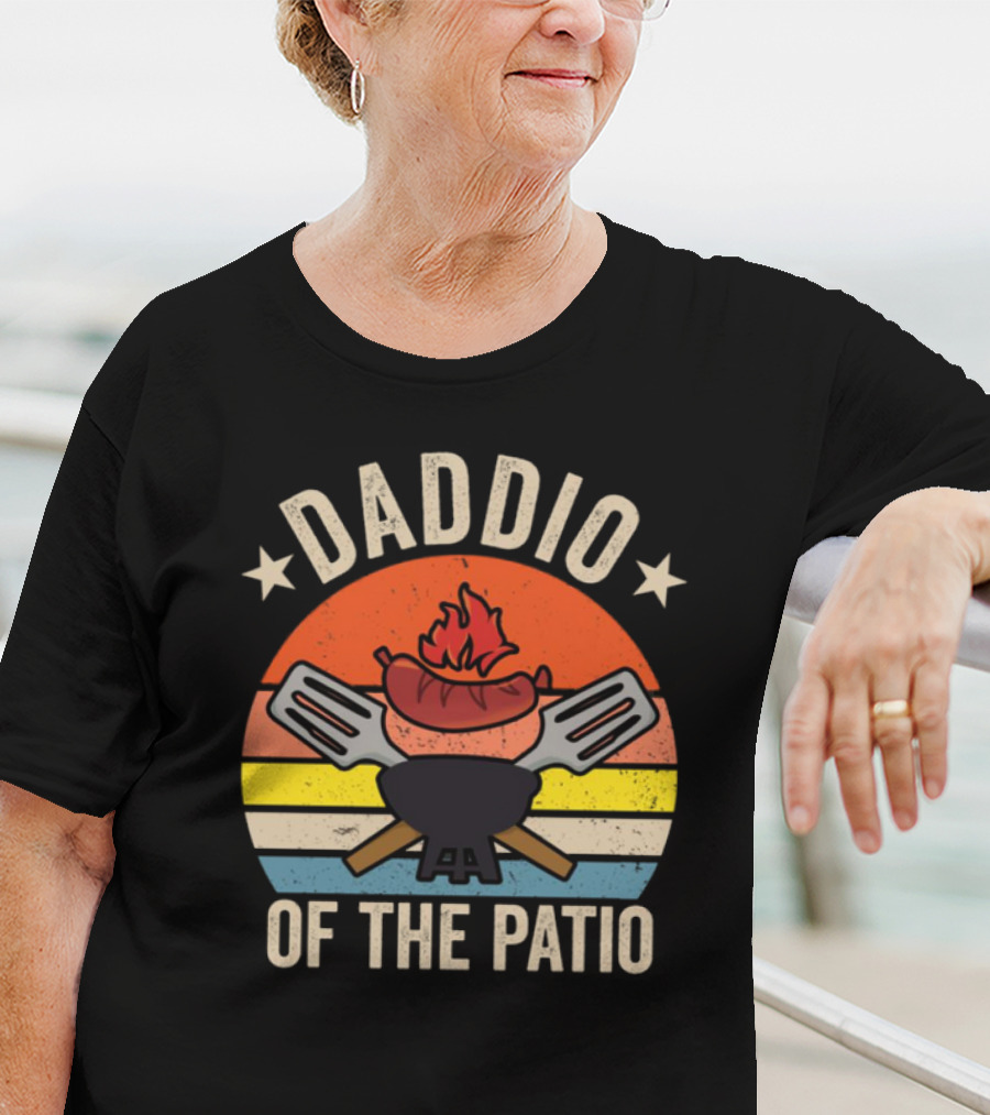Daddio Of The Patio Vintage BBQ Grill And Sausages Retro T-Shirt
