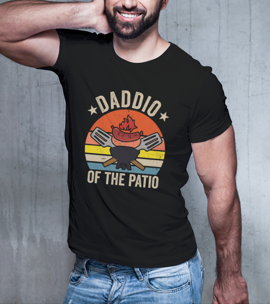 Daddio Of The Patio Vintage BBQ Grill And Sausages Retro T-Shirt