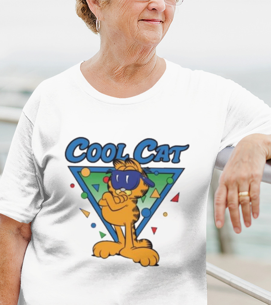 Quinton Reviews Wearing Garfield Cool Cat Retro T-Shirt