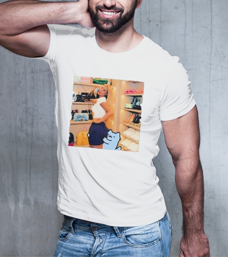 Iggy Azalea Culture Closet Fashion With Cute Cat T-Shirt