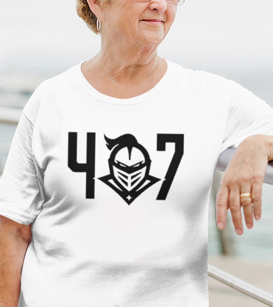 UCF Knights 407 Icon With Medieval Helmet Emblem T-Shirt
