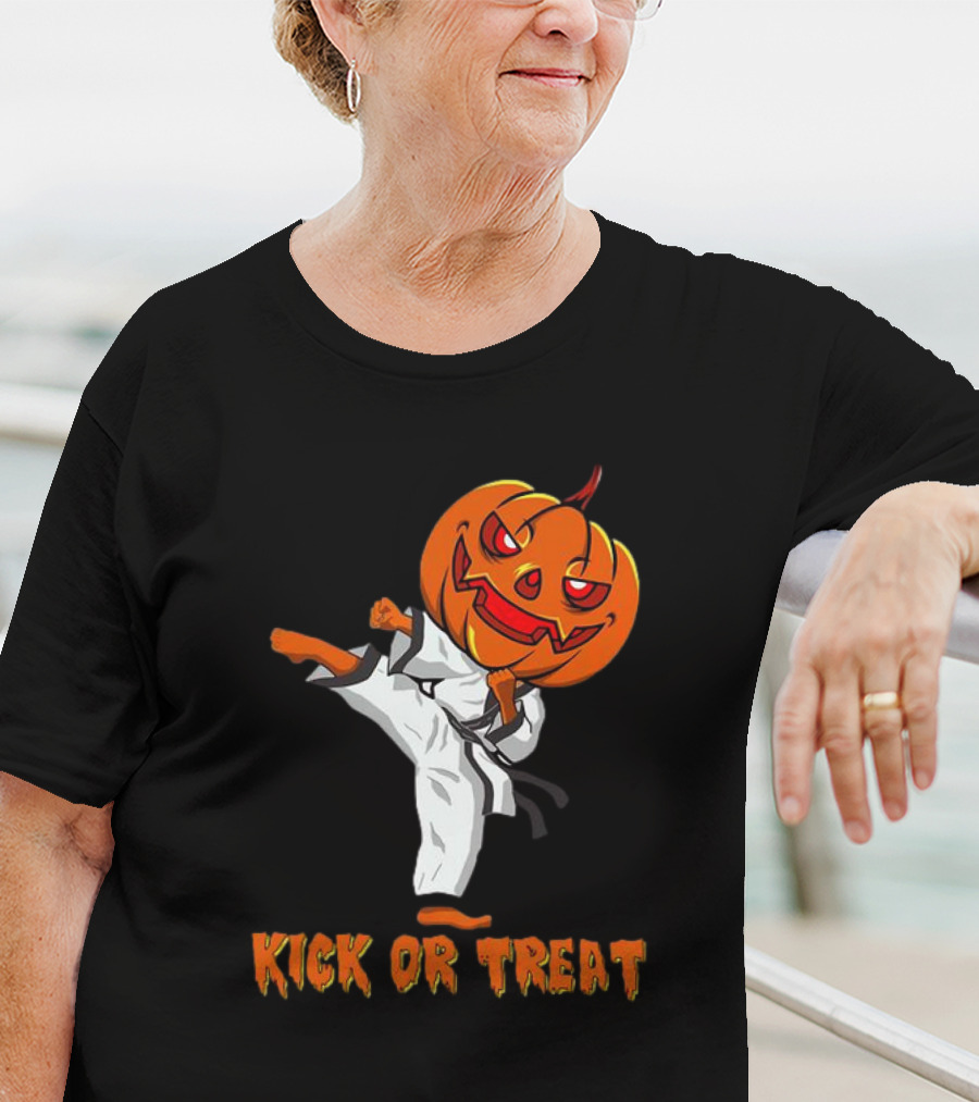Kick Or Treat Taekwondo Pumpkin Halloween T-Shirt