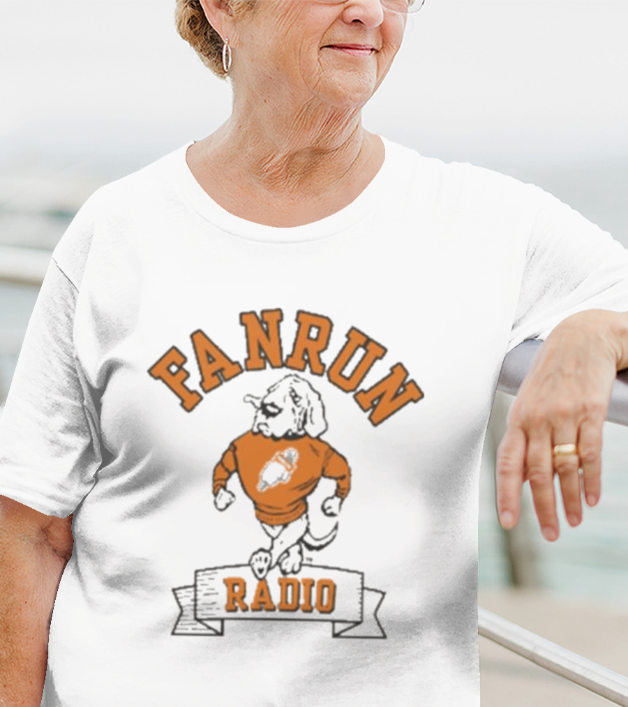 Fanrun Radio Smokey Cream Mascot T-Shirt