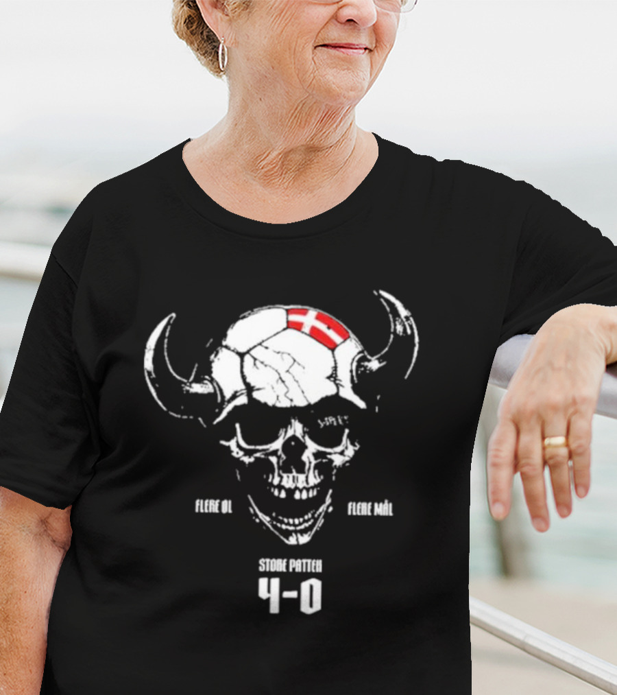 Flere Øl Flere Mål Store Patten 4-0 Skull With Horns And Denmark Flag Suspekt Tour T-Shirt
