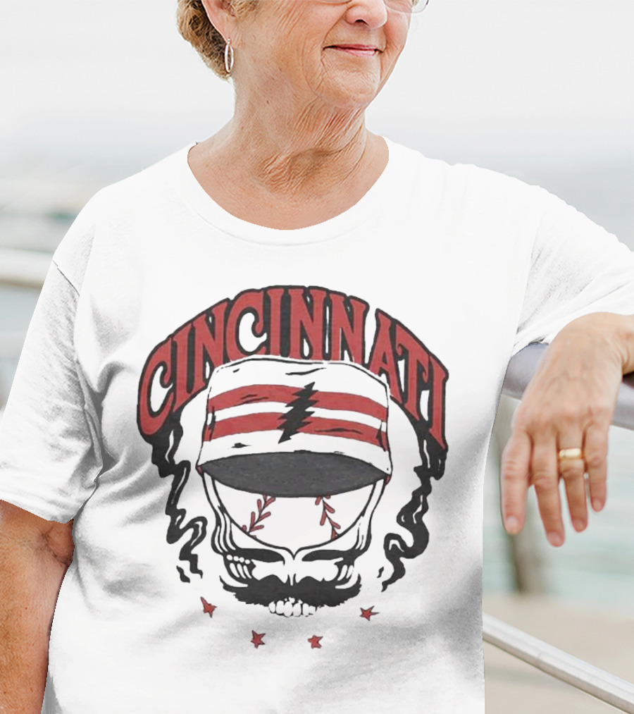 Cincinnati Reds Grateful Dead Skull Collaboration T-Shirt
