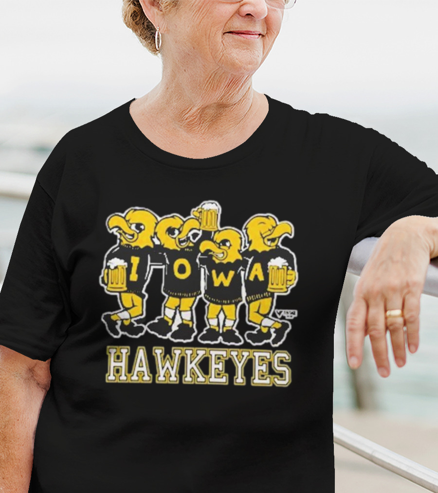 Vintage Iowa Hawkeyes Drinking Eagle Mascots T-Shirt