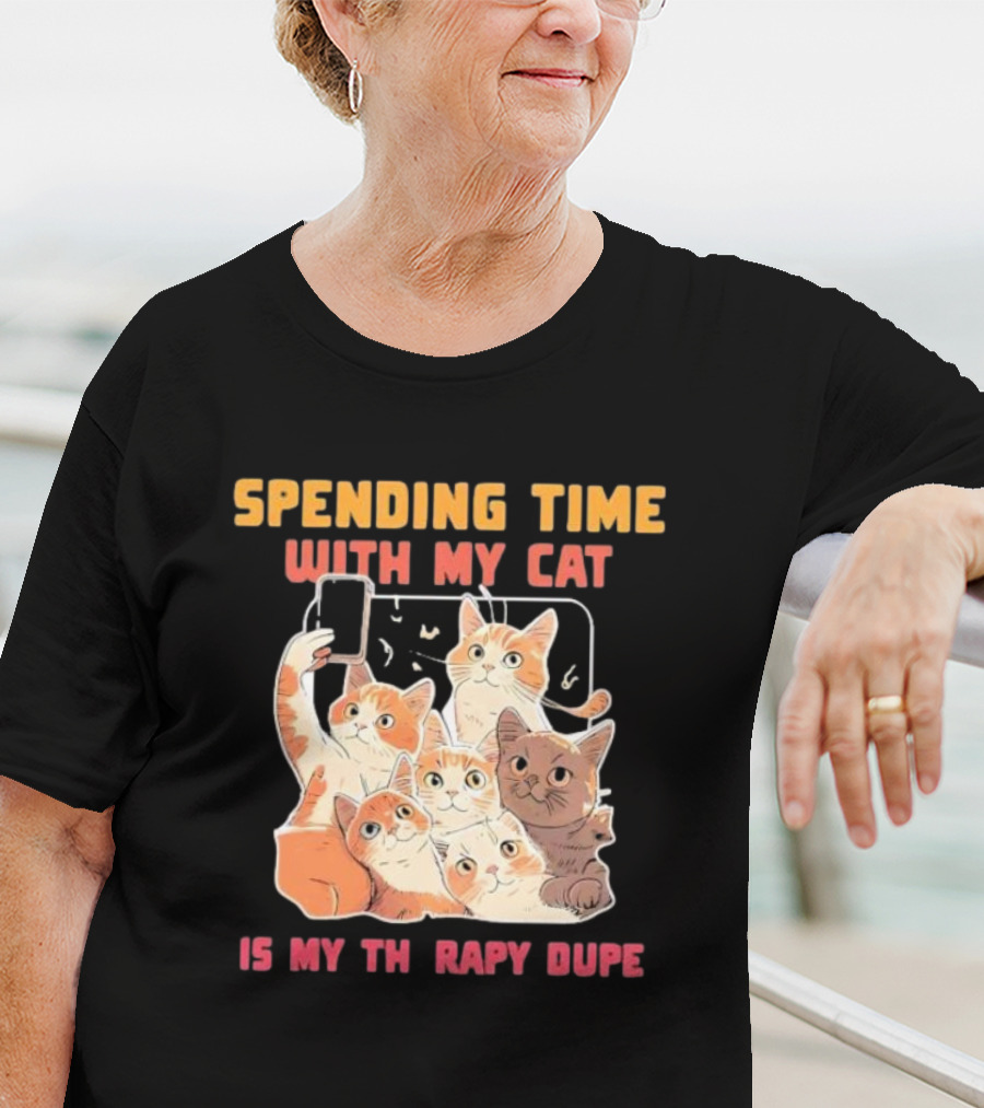 Spending Time With My Cat Is My Therapy Dupe Vintage Cats Taking Selfie T-Shirt