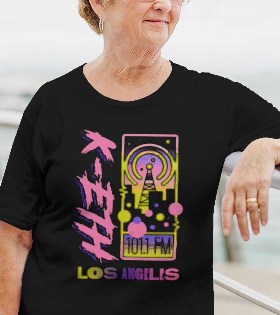 K-ETH 101.1 FM Los Angeles Radio Tower Neon Design Teddy Fresh T-Shirt