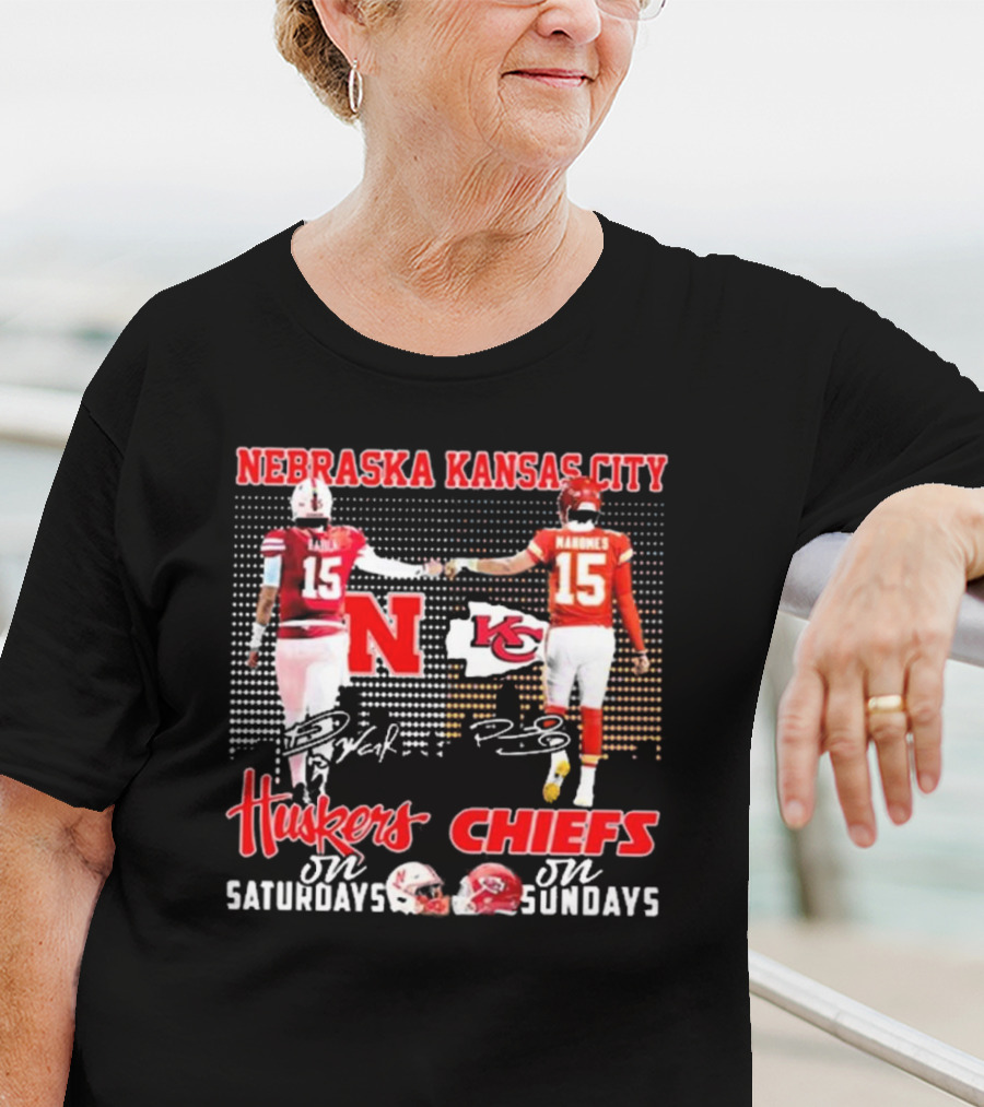 Nebraska Kansas City Huskers Chiefs On Saturdays On Sundays Mahomes Break Signatures T-Shirt