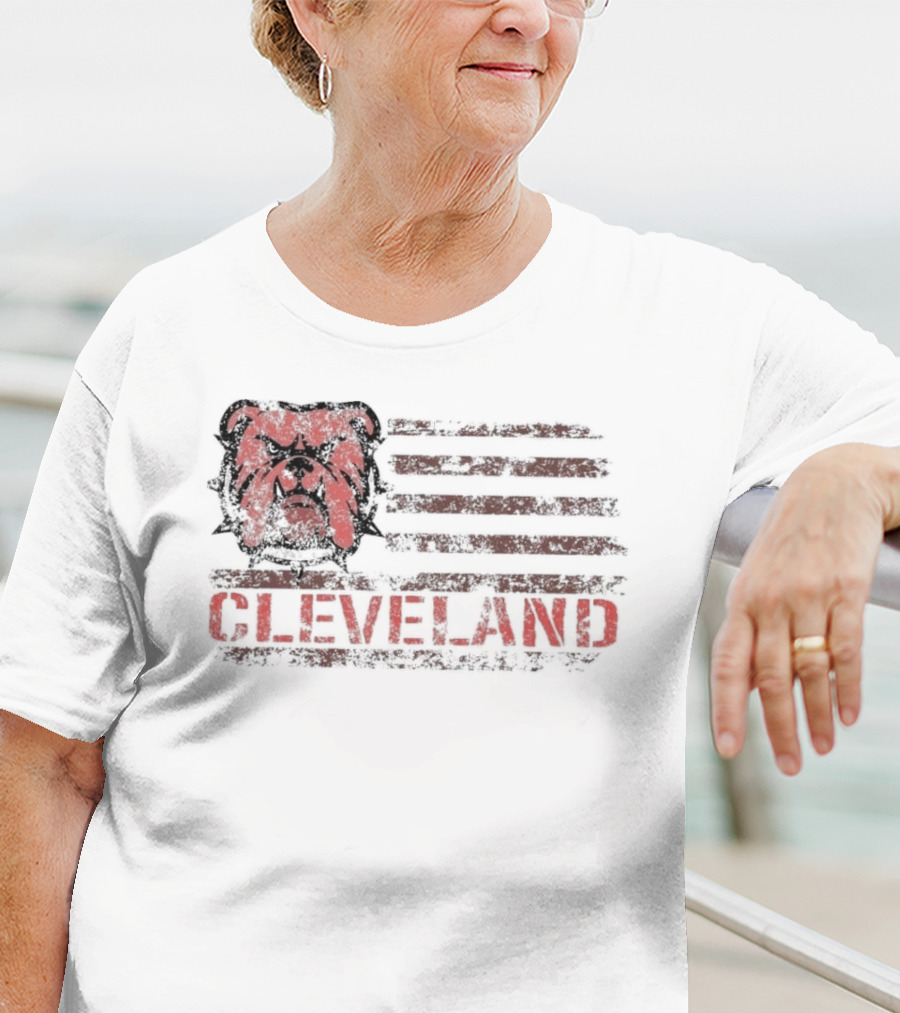 Cleveland Ohio Retro Vintage Classic Patriotic Bulldog Flag T-Shirt