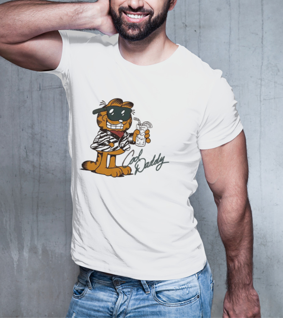 Garfield Cool Daddy Sunglasses Drink T-Shirt