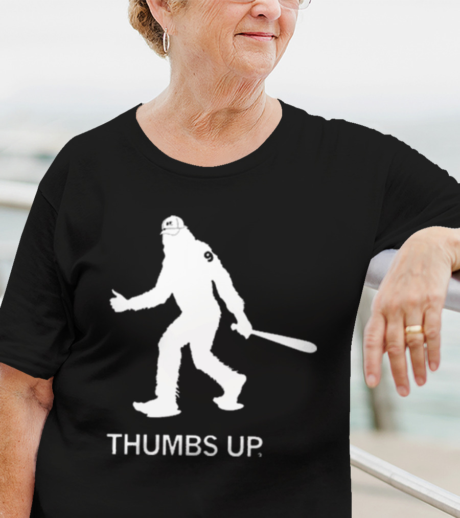 THUMBS UP Bigfoot Baseball Player Vintage T-Shirt