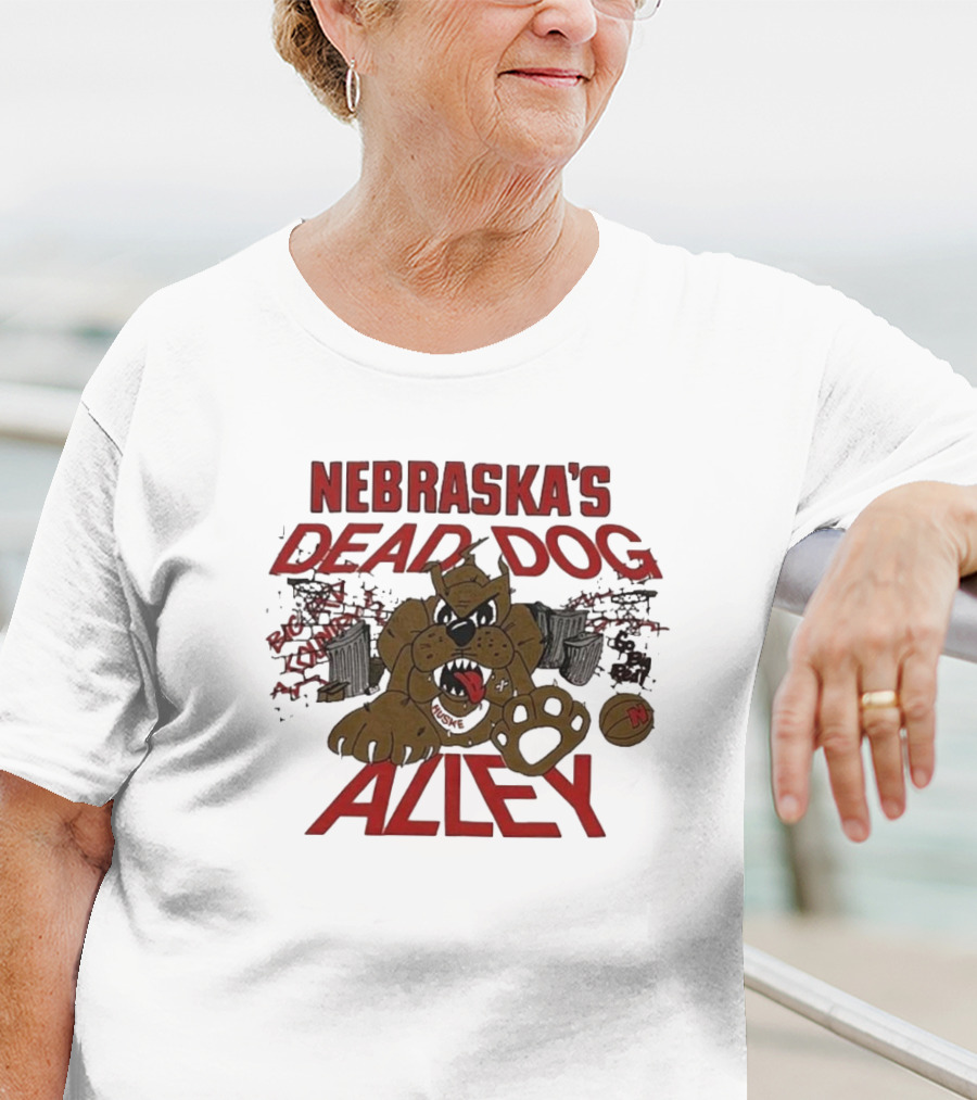 Nebraska’s Dead Dog Alley Big Red Country Vintage T-Shirt