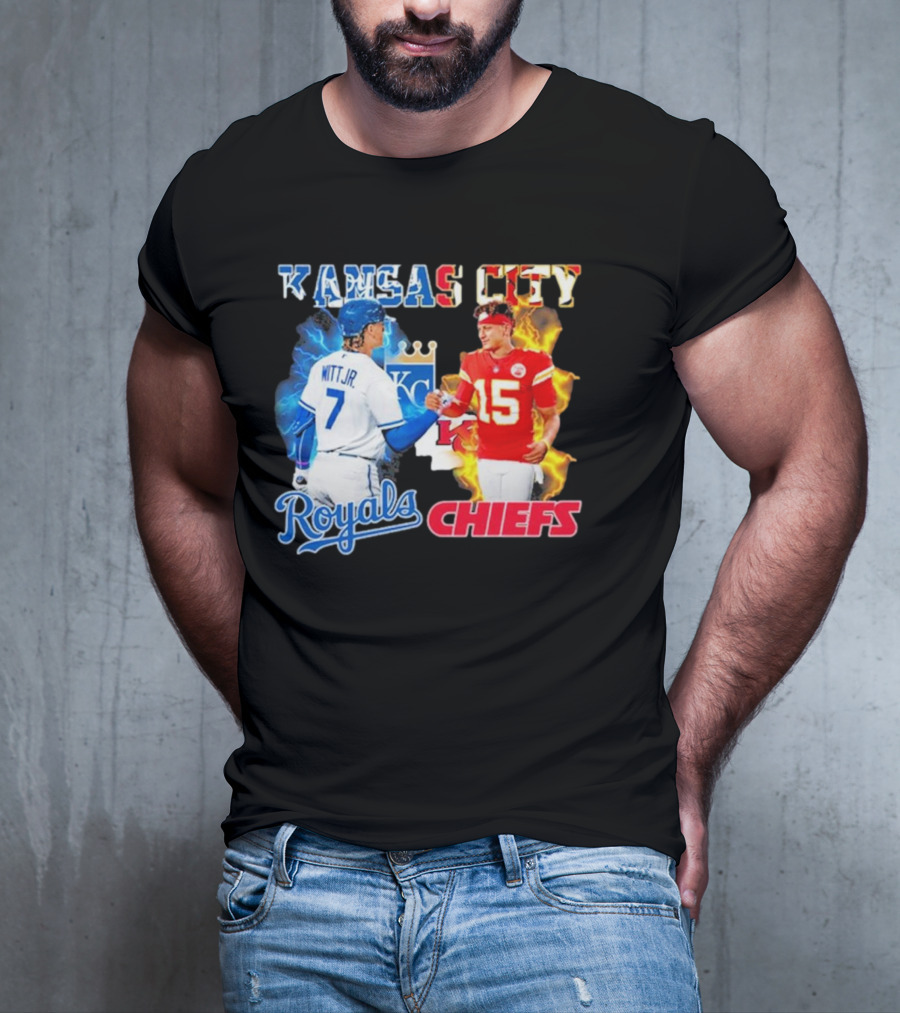 Kansas City Royals Bobby Witt Jr Shake Hands Chiefs Patrick Mahomes T-Shirt