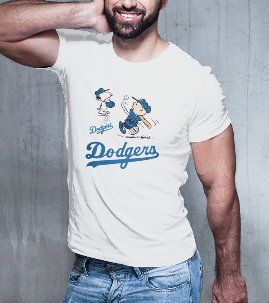 Los Angeles Dodgers Snoopy Cartoon Baseball Sports T-Shirt