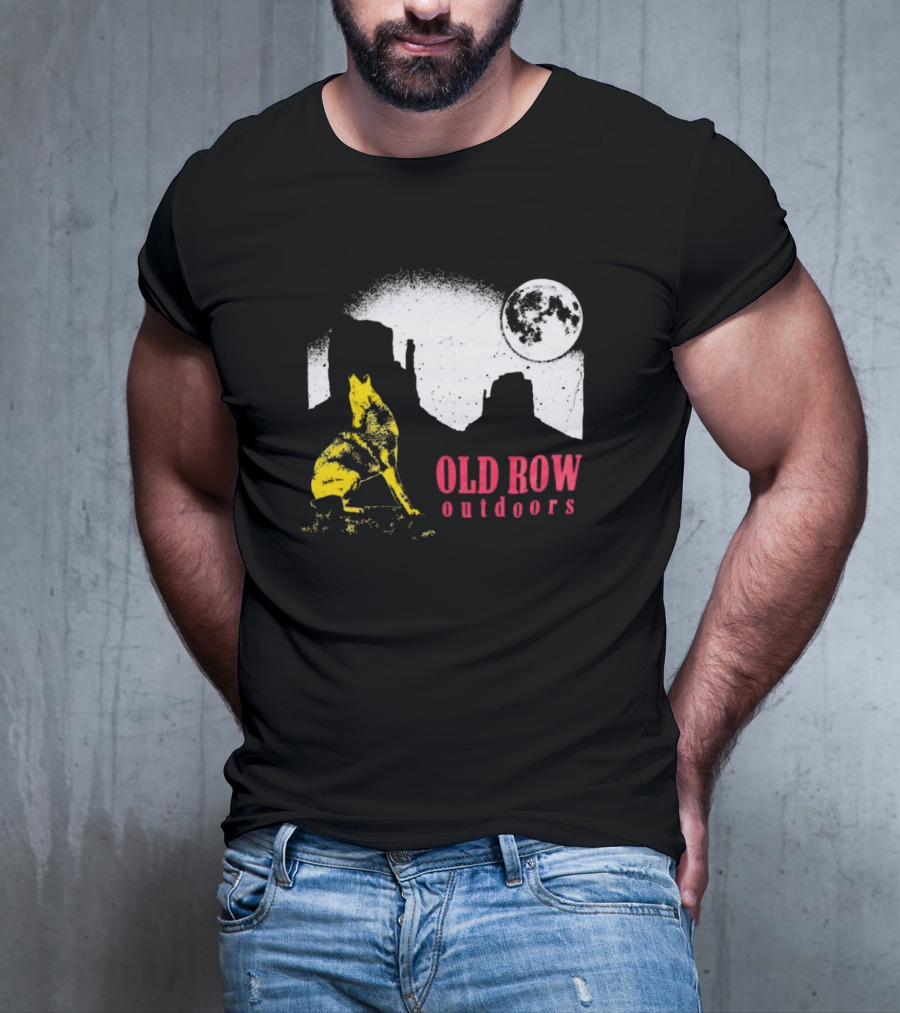 Old Row Outdoors Coyote Moon Silhouette Desert Scene T-Shirt