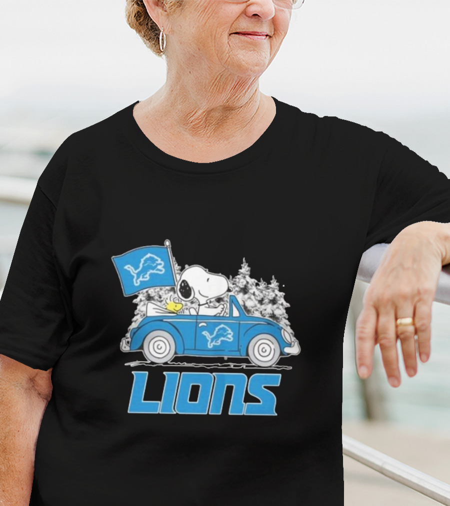 Detroit Lions Snoopy Peanuts Car Christmas Sports T-Shirt
