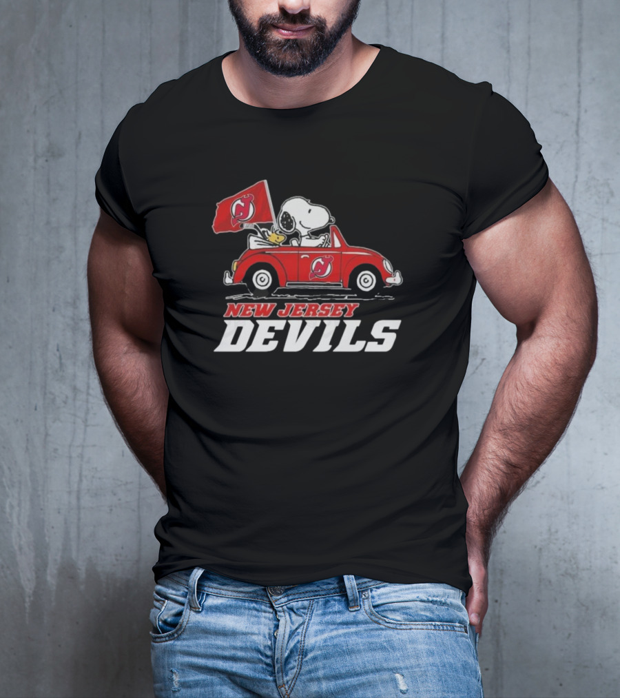 Snoopy And Woodstock Driving Car With New Jersey Devils Flag T-Shirt
