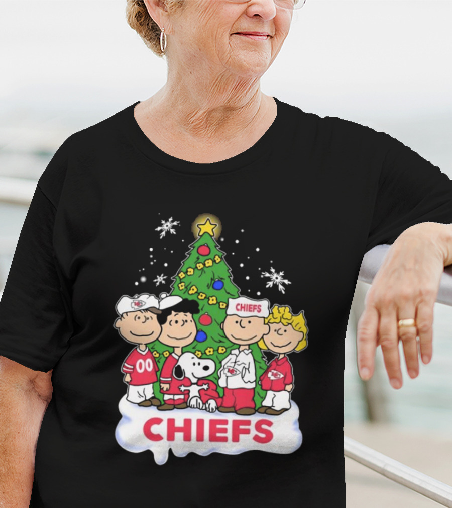 Kansas City Chiefs Snoopy Peanuts Christmas Tree Chiefs T-Shirt