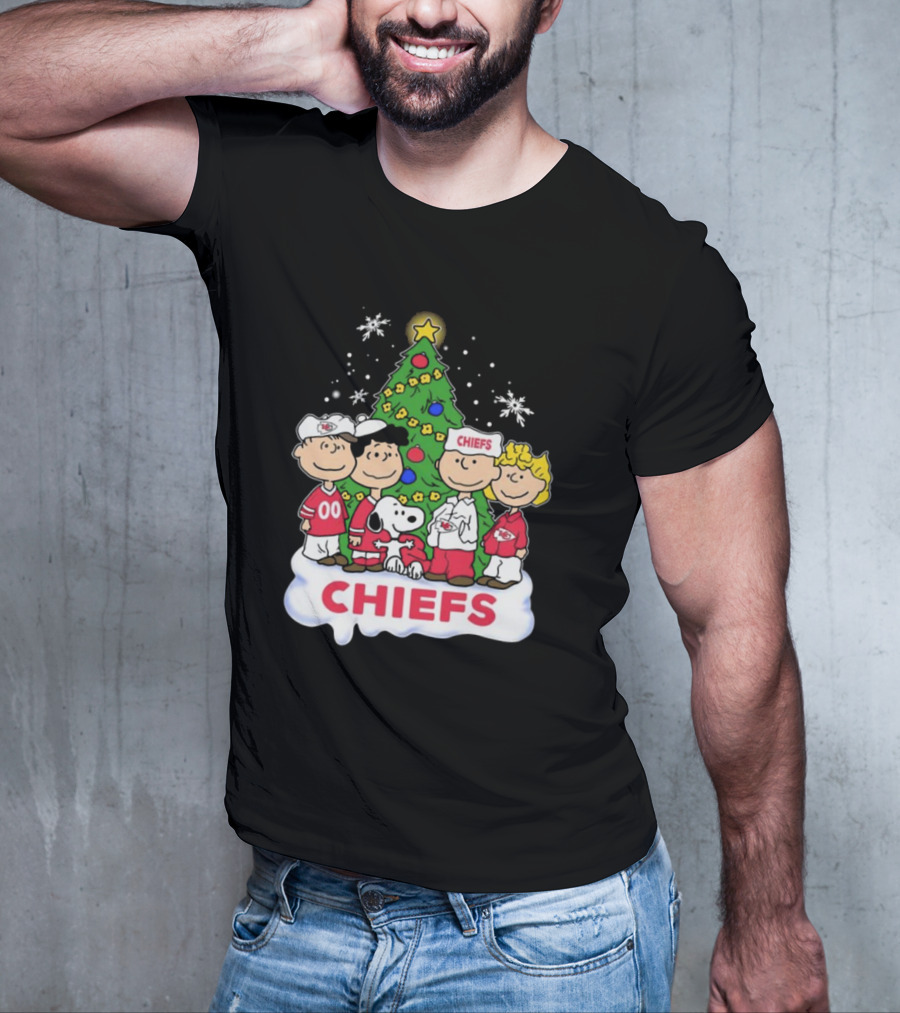 Kansas City Chiefs Snoopy Peanuts Christmas Tree Chiefs T-Shirt