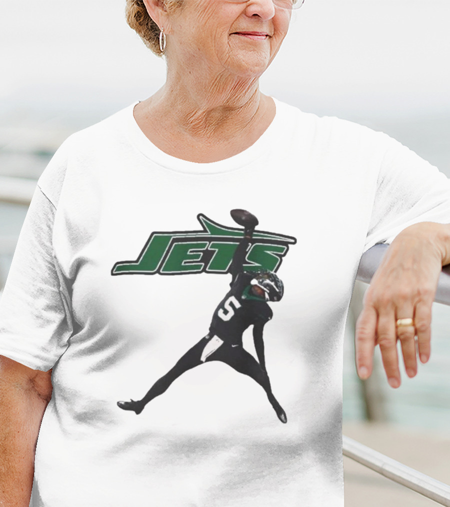 Garrett Wilson 5 New York Jets NFL Player Pose With Jets T-Shirt