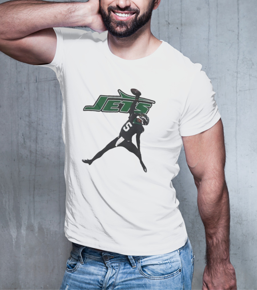 Garrett Wilson 5 New York Jets NFL Player Pose With Jets T-Shirt