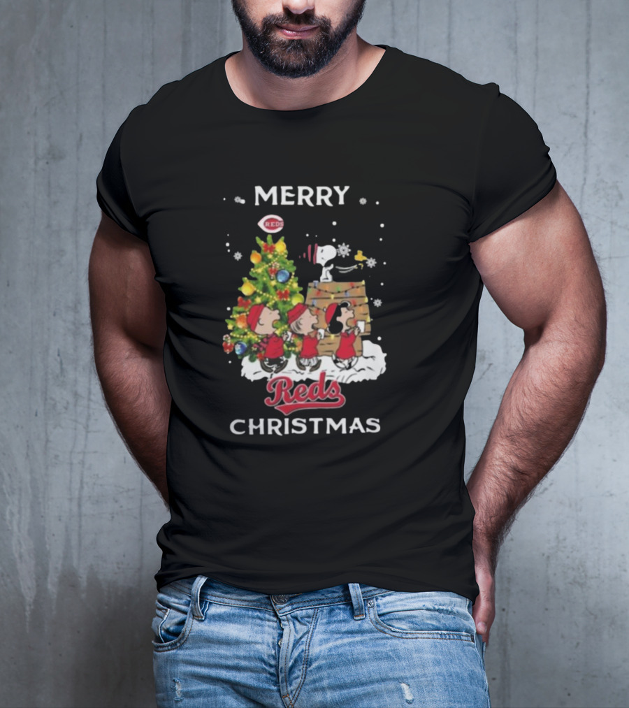 Merry Reds Christmas Cincinnati Snoopy And Friends T-Shirt