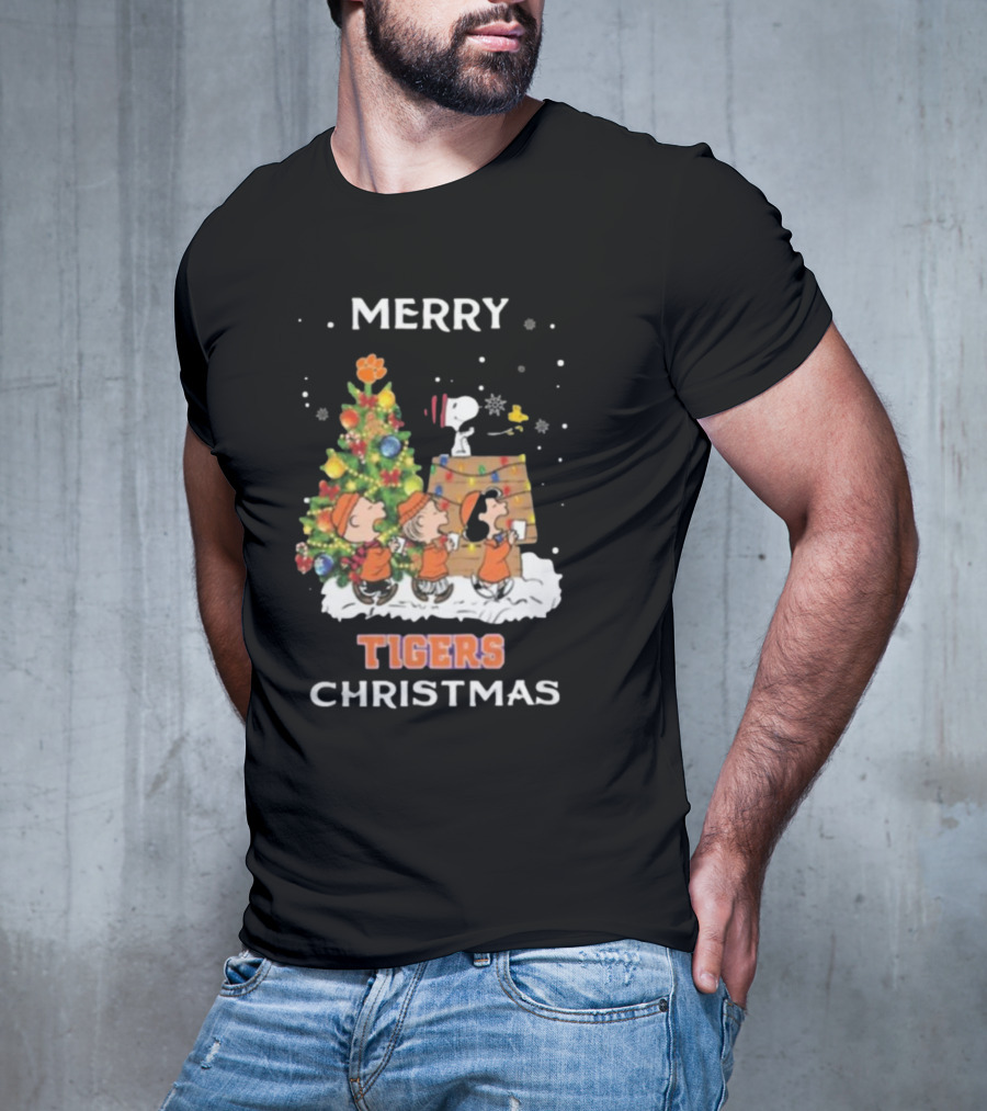 Merry Christmas Clemson Tigers Snoopy And Friends T-Shirt