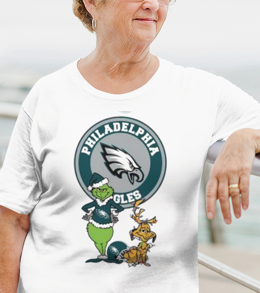 Grinch And Max Philadelphia Eagles Merry Christmas T-Shirt