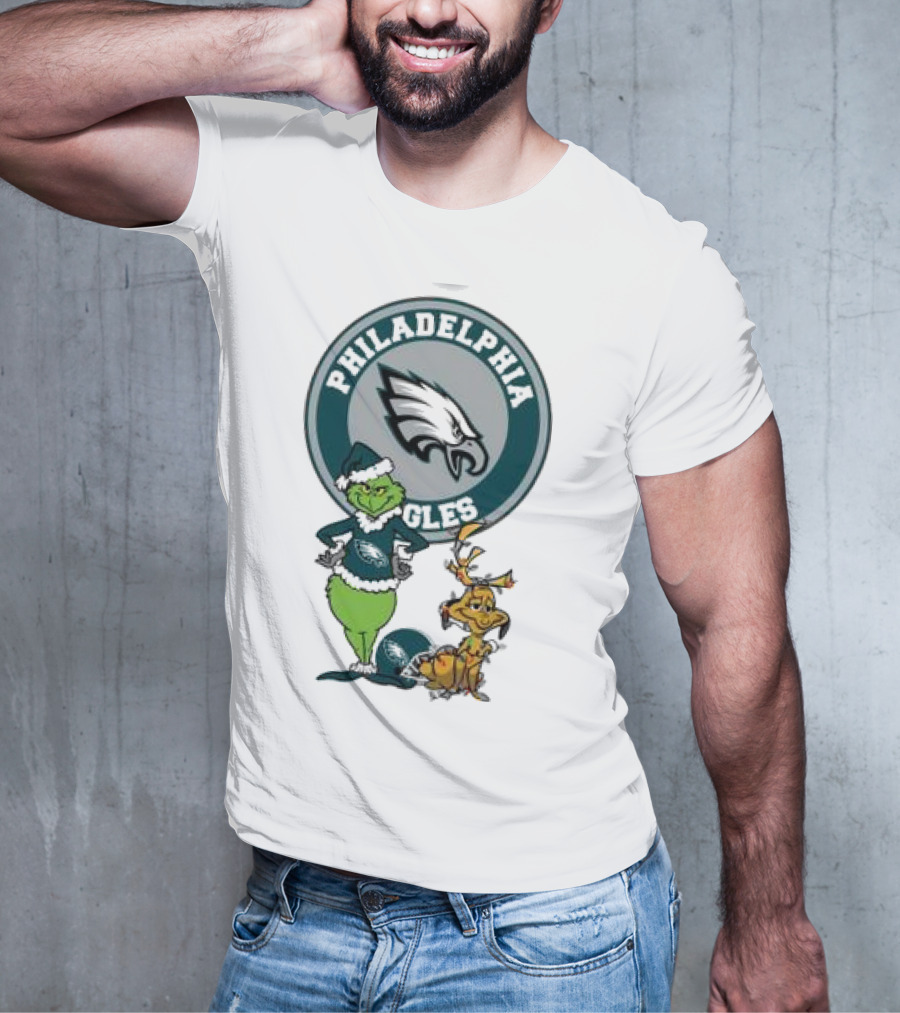 Grinch And Max Philadelphia Eagles Merry Christmas T-Shirt