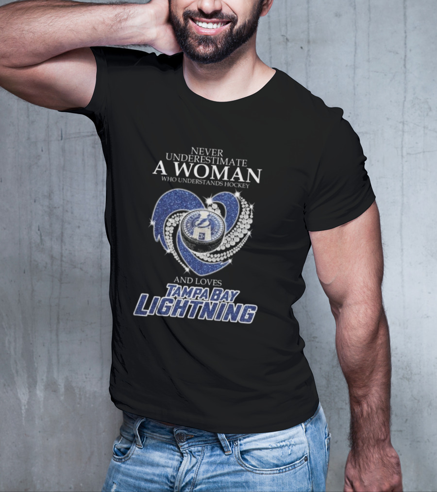 Never Underestimate A Woman Who Understands Hockey And Loves Tampa Bay Lightning Heart T-Shirt