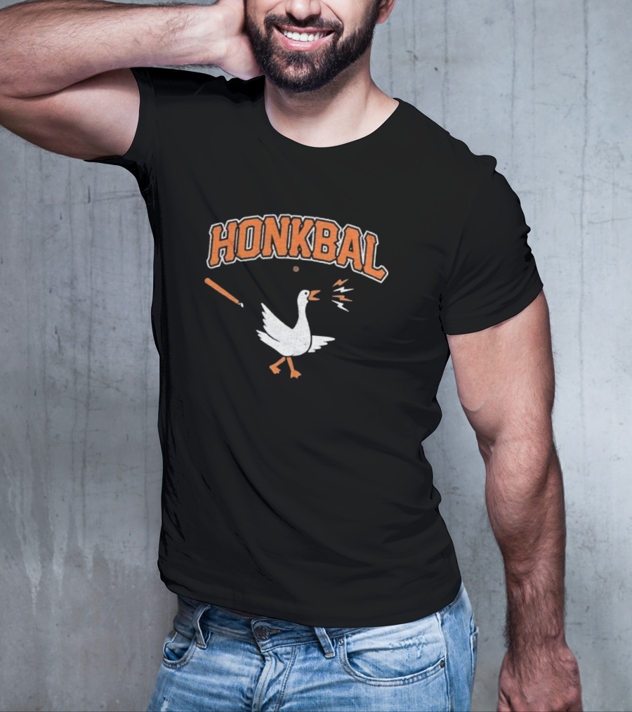 Honkbal Goose With Baseball Bat And Ball T-Shirt