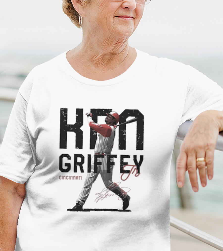 Ken Griffey Jr Cincinnati Reds MLB Baseball Distressed Signature Vintage T-Shirt