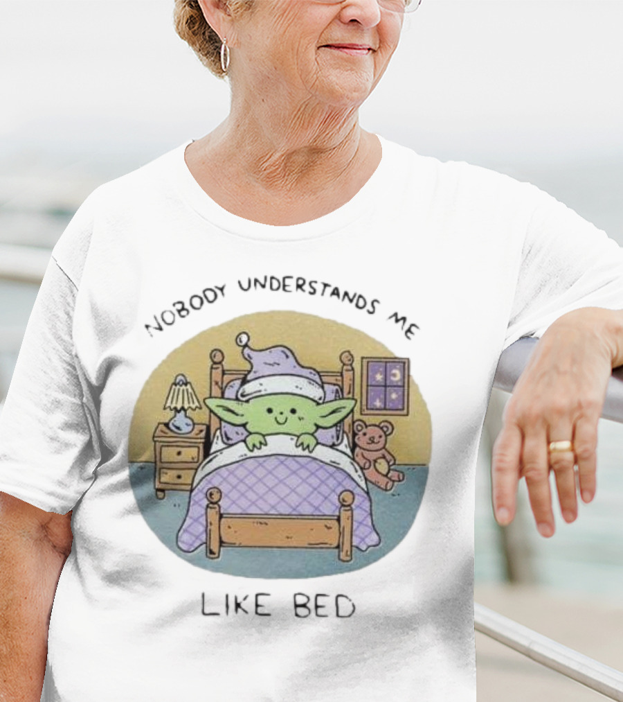 Nobody Understands Me Like Bed Cute Green Alien Cartoon Pajamas Nighttime Scene T-Shirt