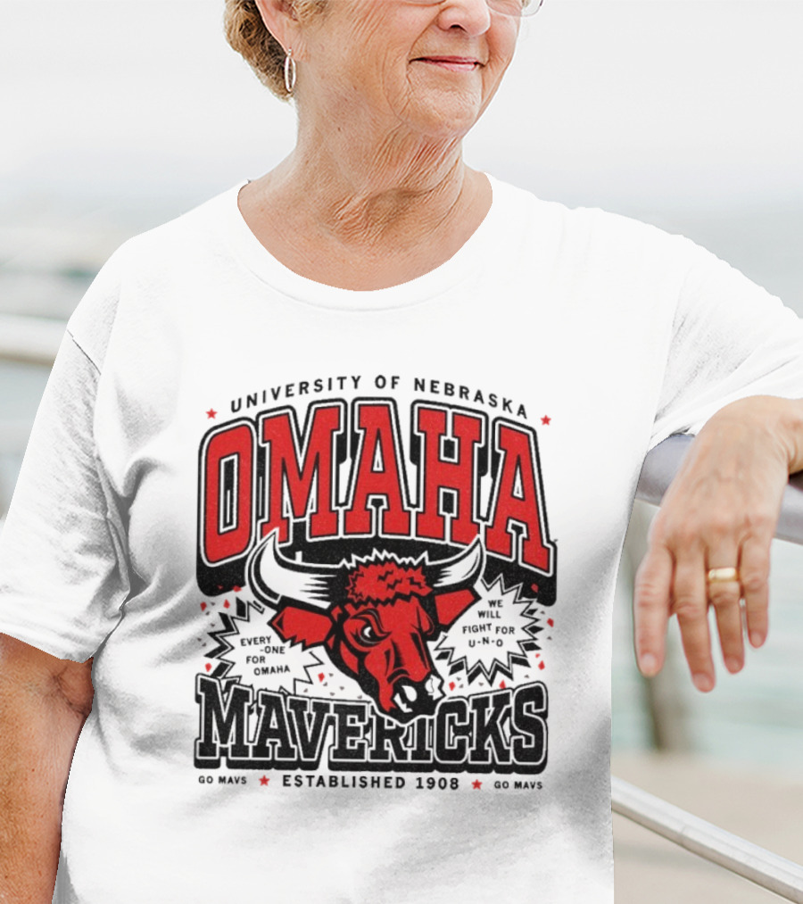 Omaha Mavericks Max Collegiate Bull Symbol With Stars T-Shirt