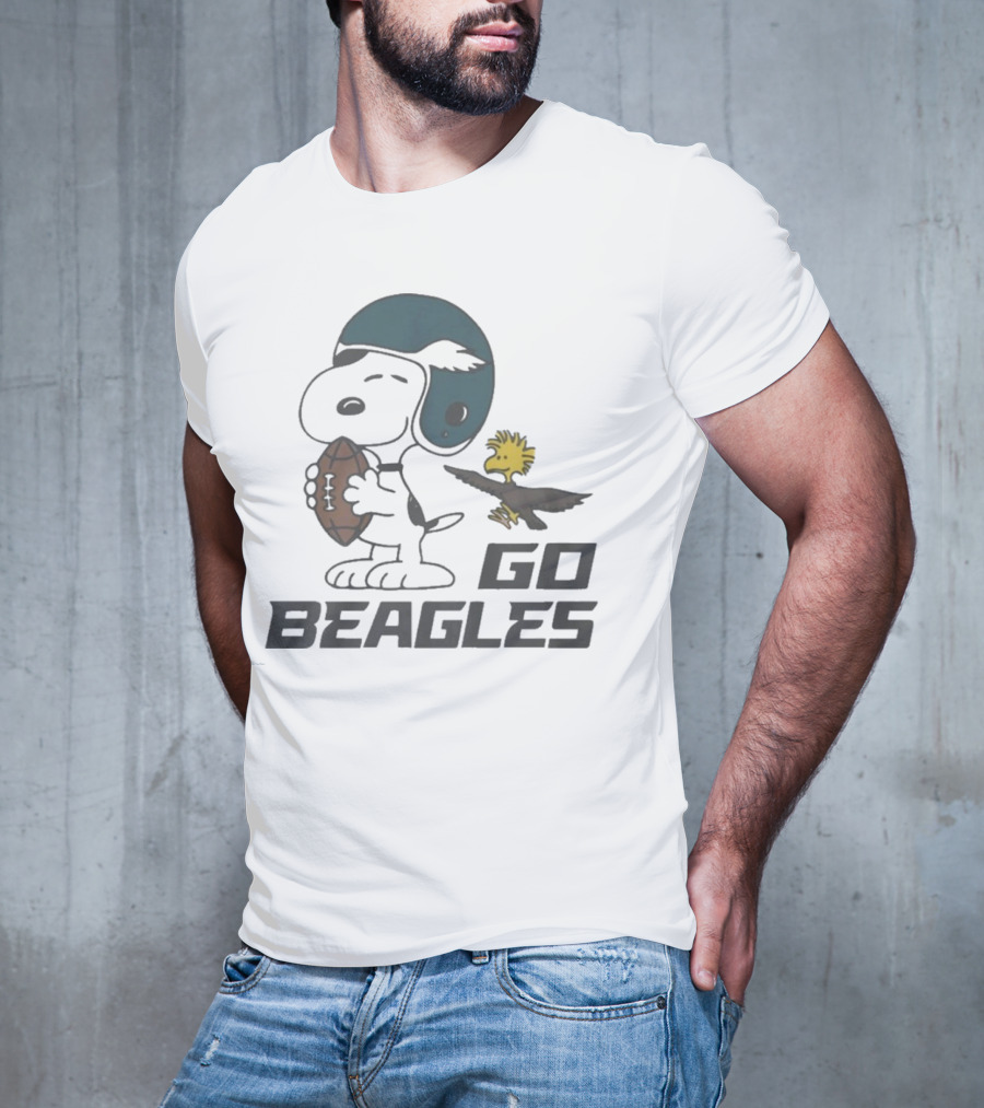 Peanuts Go Beagles Football Snoopy Woodstock Helmet Icon T-Shirt