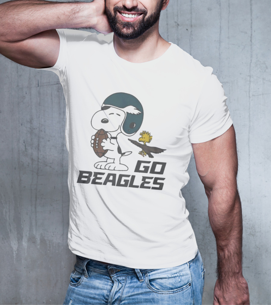 Peanuts Go Beagles Football Snoopy Woodstock Helmet Icon T-Shirt