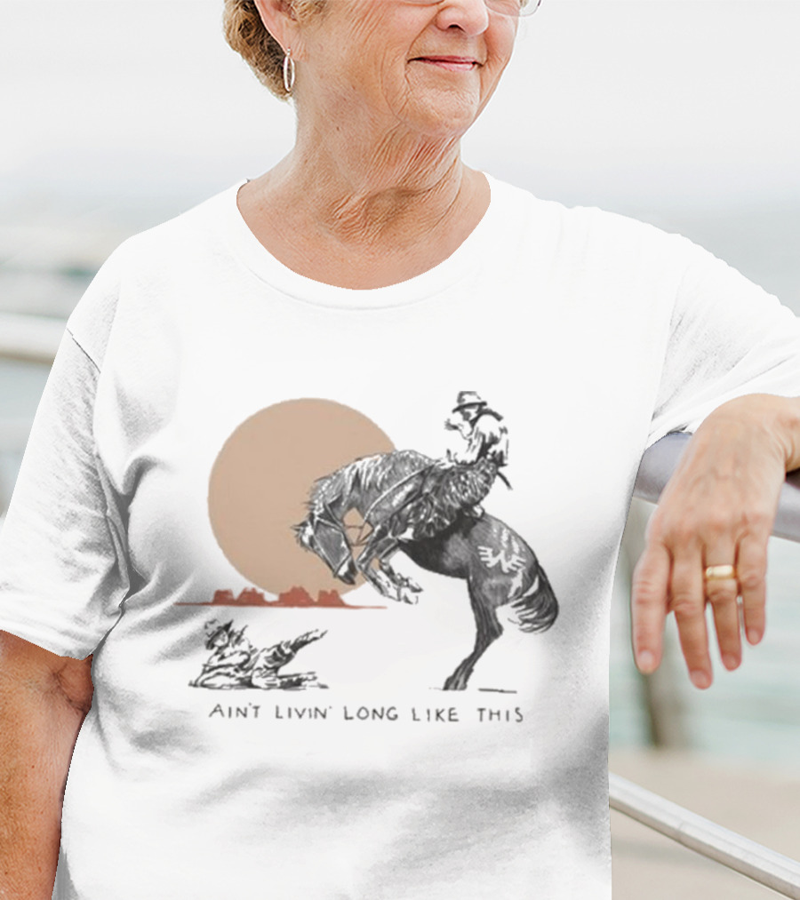 Waylon Jennings Ain’t Livin’ Long Like This Cowboy Rodeo Moon Scene T-Shirt